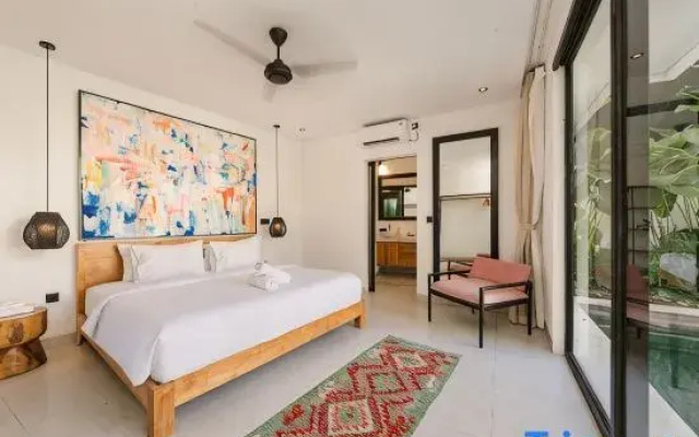 Spacious 5BR Modern Simplicity, Near Canggu's Best