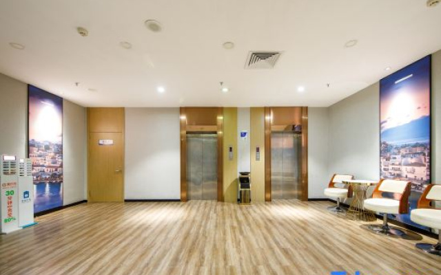 City No.1 Hotel (Minzu University Pengfei Road Subway Station)