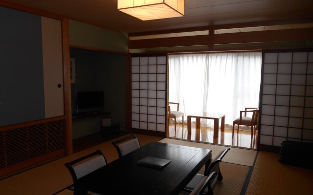 Yufuin Kinrinko Hotel