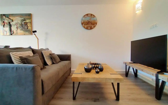 Chic and comfortable apart near Paris