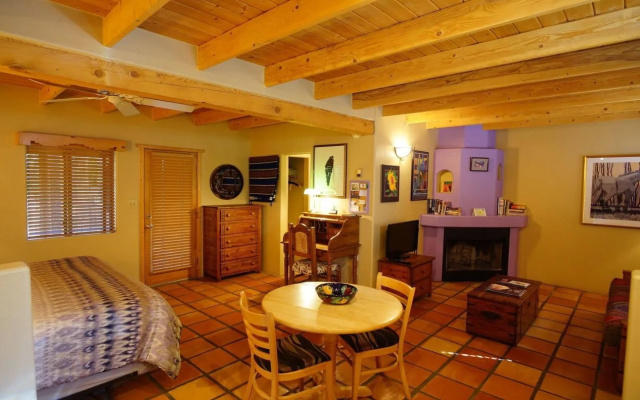 Burch Street Casitas Hotel Taos