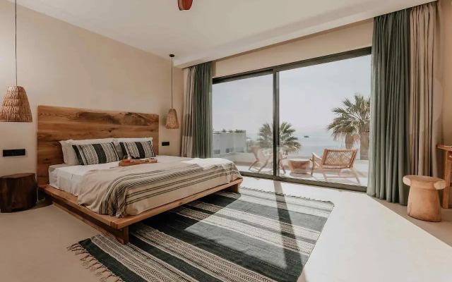 Ostrako Beachside Suites