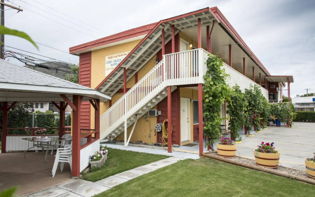 The Maple Leaf Motel Inn Towne