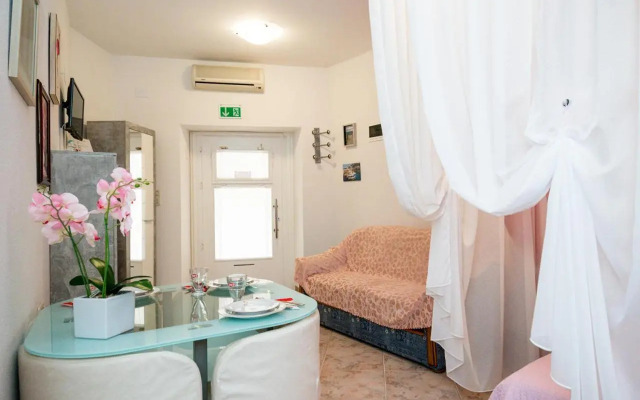 Studio apartman Mima