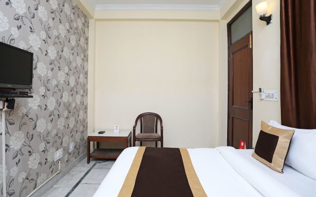 OYO 24421 Classic Hotel