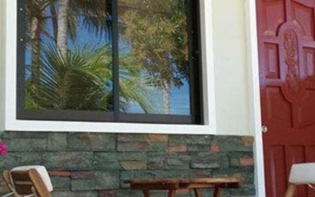 Nichos Island Resort