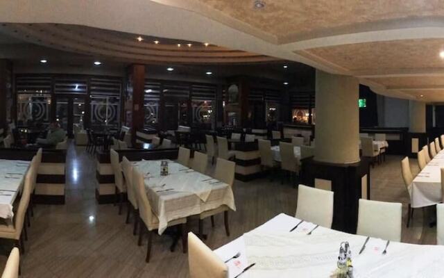 Hotel Theranda