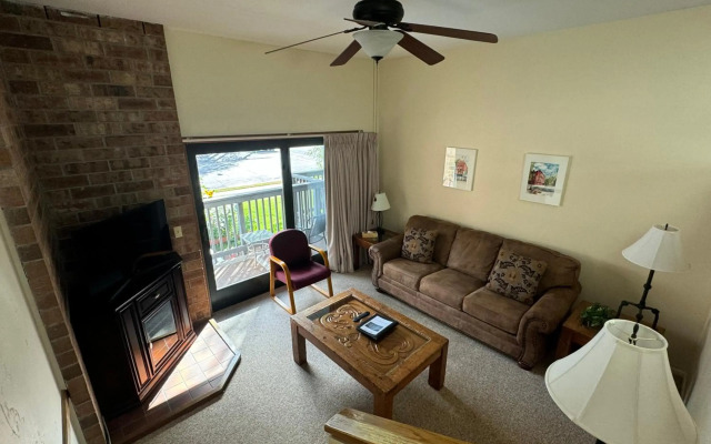 Shadow Mountain Lodge