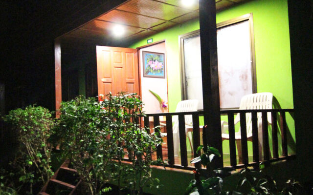 Lanta Sabai Hotel & Bungalows