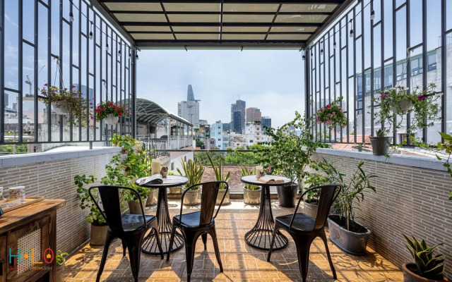 HoLo Central Saigon - Serviced HomeStay