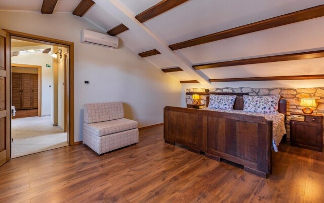 Amazing Home in Medulin With Wifi and 4 Bedrooms