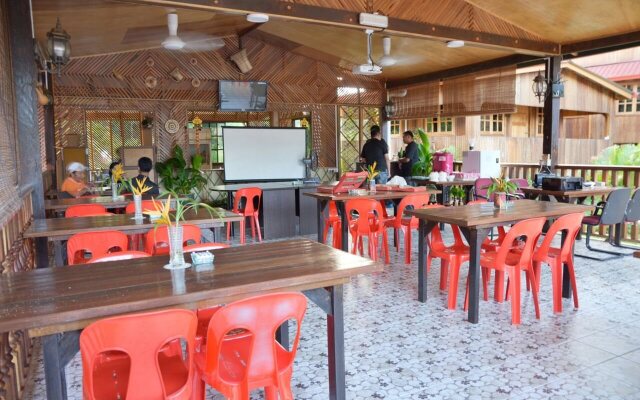 Borneo Tree House