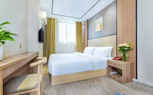 Yuanjia Hotel (Moon River)