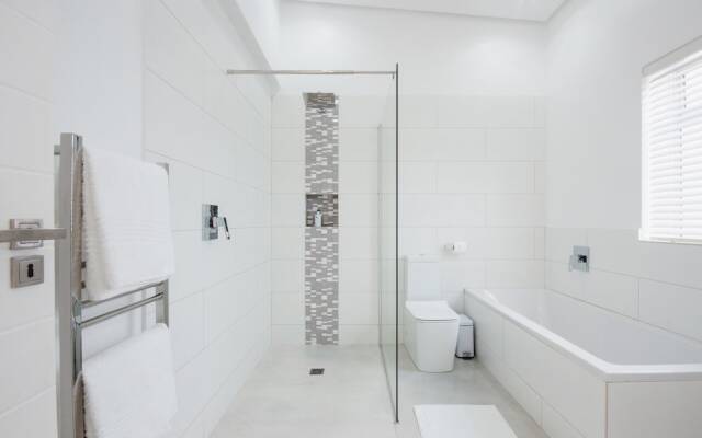 A Riverbed Guesthouse