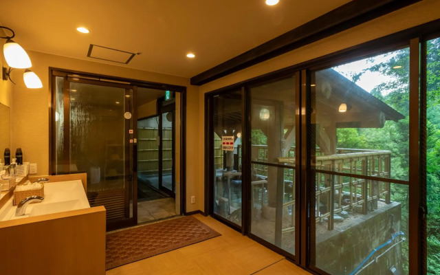 Yamanaka Spa Hanatsubaki