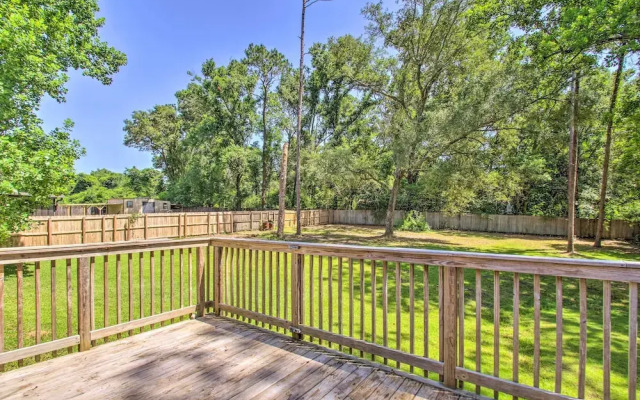 Cozy-modern Pensacola Home: Large Yard, Grill