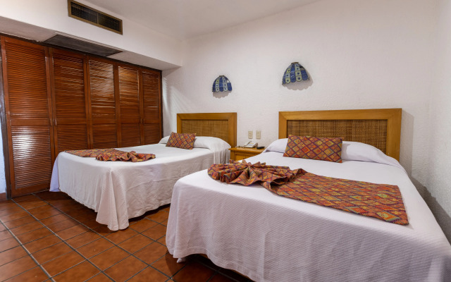 Costa De Oro Beach Hotel
