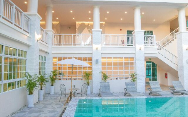 De Hug Hotel & Residence