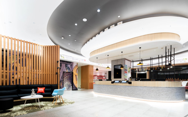 Ibis Hotel (Xianyang Qidi Science and Technology Park Baimahe Metro Station)