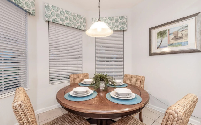 Spacious Home W/private Pool/spa & Free Waterpark!