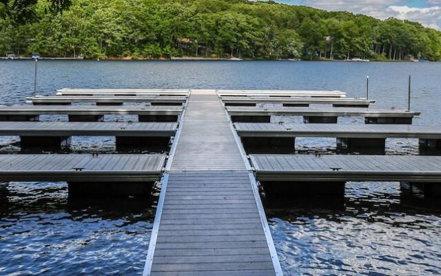 Swimming Bear Lodge 4 Bedroom House