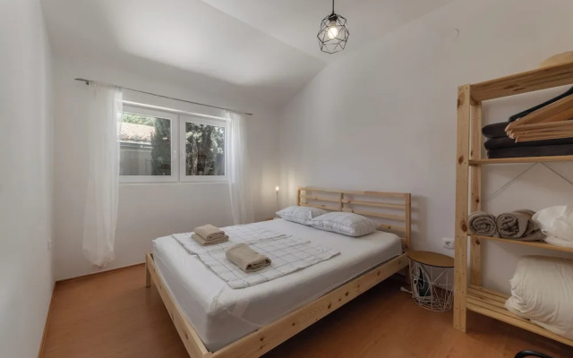Holiday Home Seafront Escape