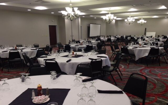 Holiday Inn Hotel & Suites Lafayette North by IHG