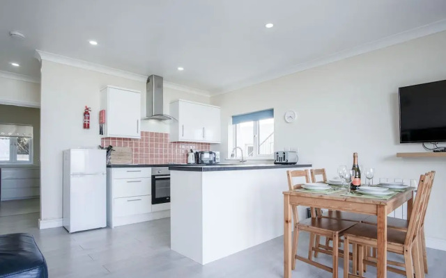 Dunes End - 2 Bedroom Apartment - Pendine