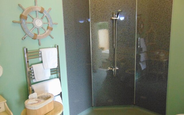 Holywell Guest House
