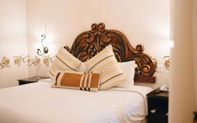 Los Pilares Hotel