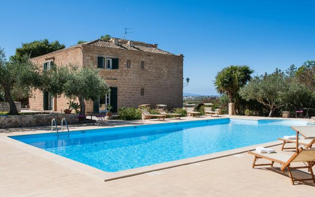 Modern Villa in Paceco with Private Pool