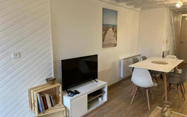 Maisonnette a 300 M du Lac de Biscarrosse