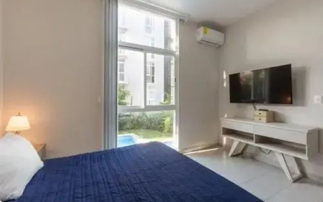 Riviera Towers 211