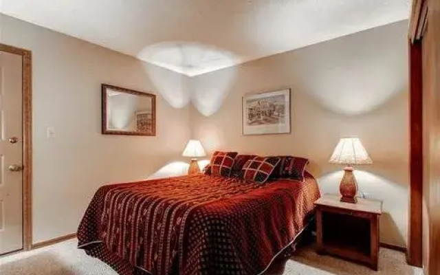 Ski Hill by Pinnacle Lodging