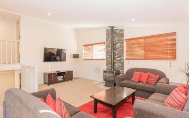 Boronia 5/30 Nettin Circuit