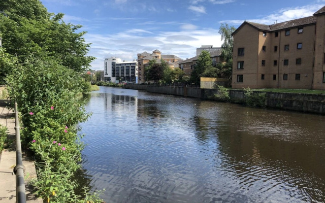 Remarkable 2 Bed Apartment in Edinburgh