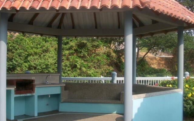 Apartamento Amoblado URB Volare