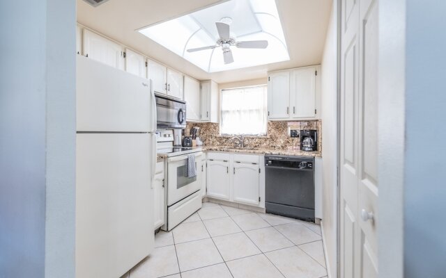 Cocoa Beach Club by Happy Palm Stays