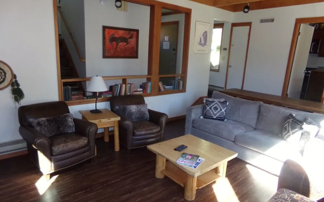 Tennis Townhome 2 Bed 2.5 Bath