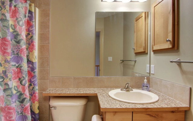Radium Vacation Rental 3 Bedroom Townhome with Views