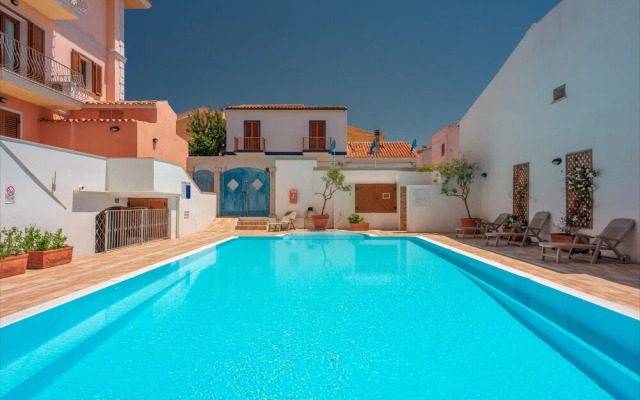 Relaxing Cristal Blu Studio Sleeps 3 Persons