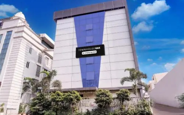 OYO Townhouse 092 Ashray Khairane Road