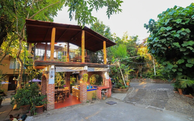 Posada Bugambilias