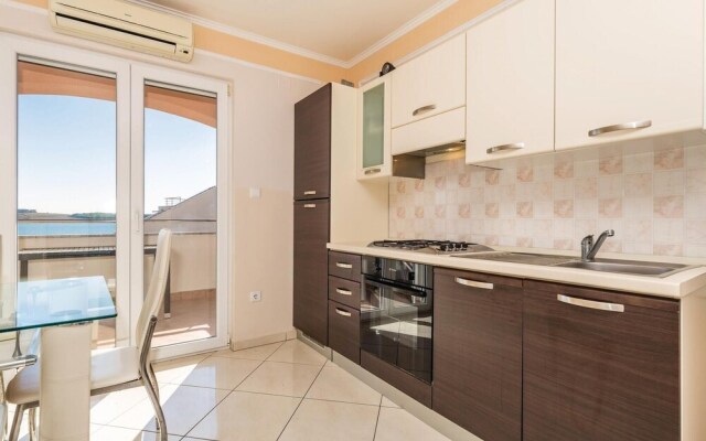 Amazing Apartment in Povljana With 2 Bedrooms