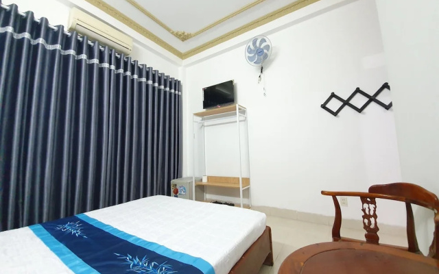 RedDoorz Near Xo Viet Nghe Tinh Street
