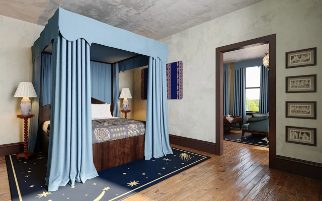 Shenandoah Mansions, an Ash Hotel