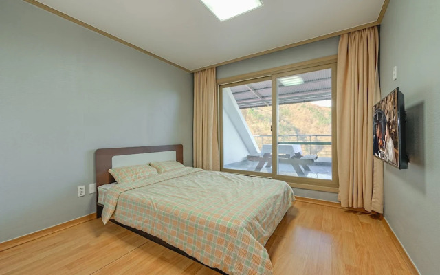 Sancheong Sinsegye Jirisan Resort