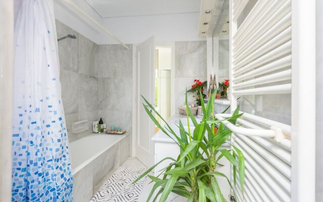 Sunny Luxurious 2Br 2Ba Apt In Athens