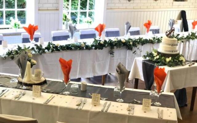 Pine Lodge Hotel & Restaurant Mansfield