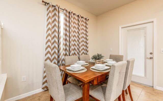 Tvpm-4638td/sr 5 Bedroom Townhouse by RedAwning